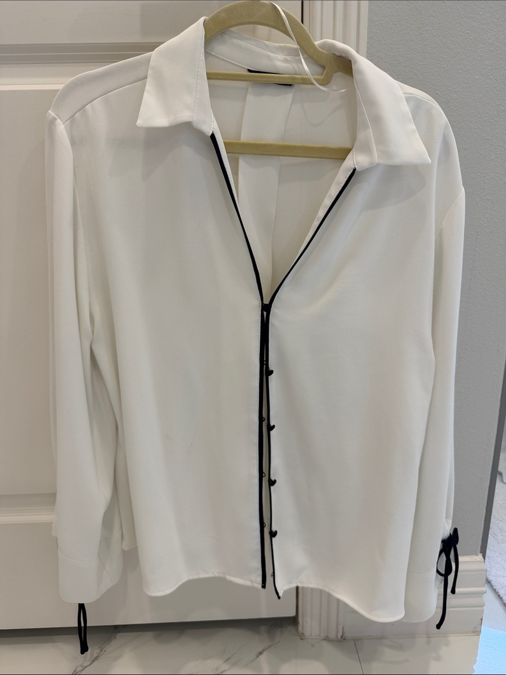 Zara White Long-Sleeve Shirt with Black Trim - Women's Classic Collared Top